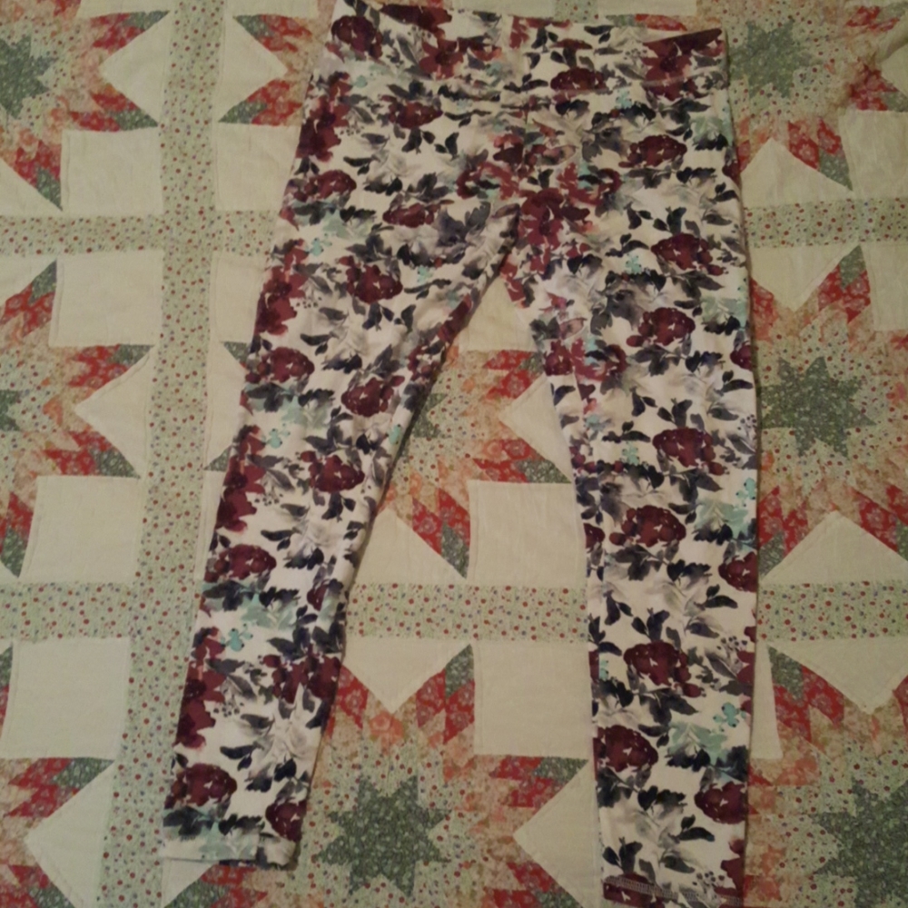 White floral leggings